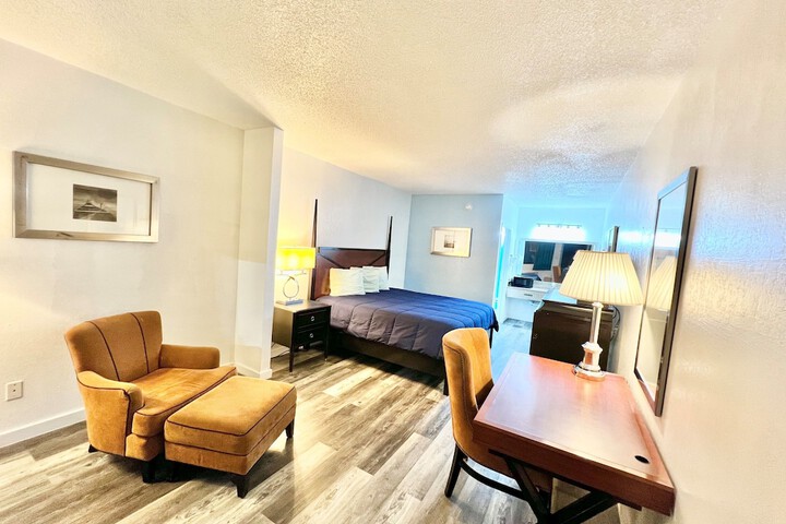 Room 10 of 19