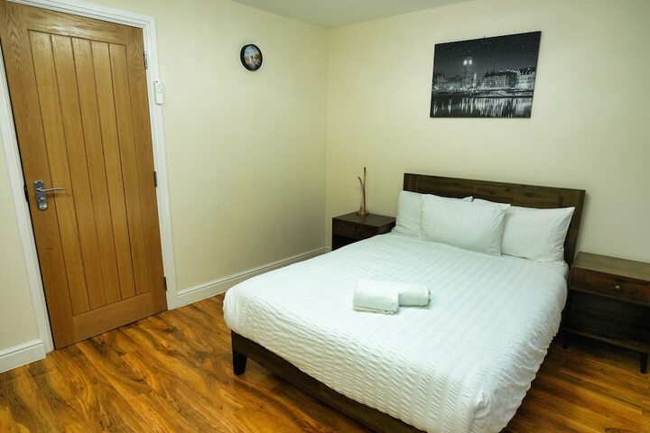 Room 9 of 121