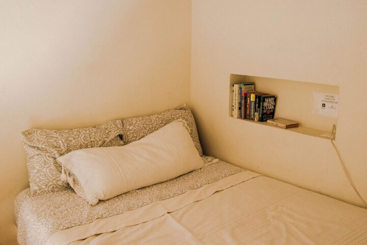 Room 22 of 48