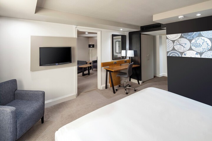 Room 14 of 120
