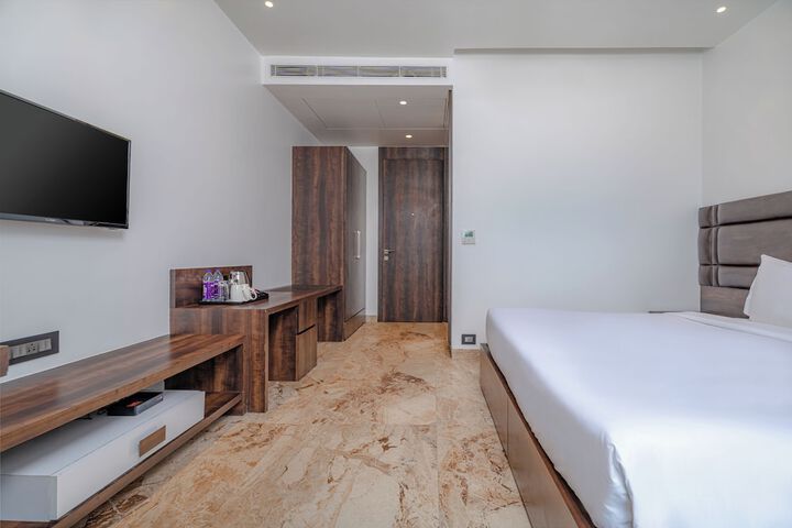 Room 14 of 30