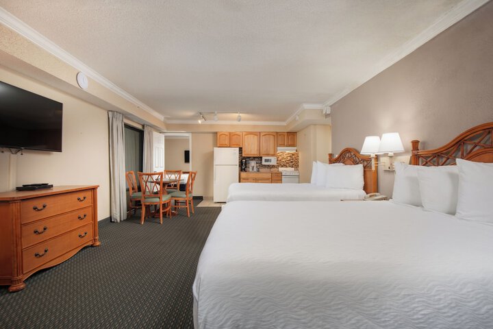 1 Bedroom Deluxe Murphy Bed 2 Queen Beds Partial Ocean View (8 of 24)