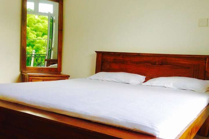 Room 7 of 25