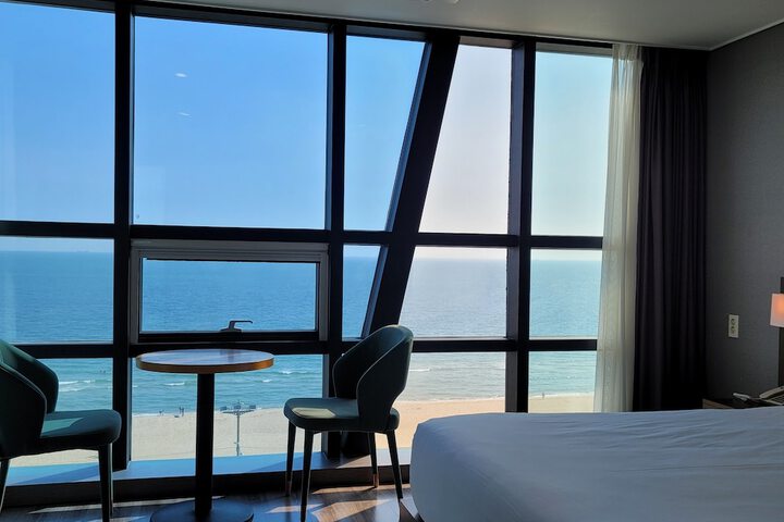 Room 43 of 66