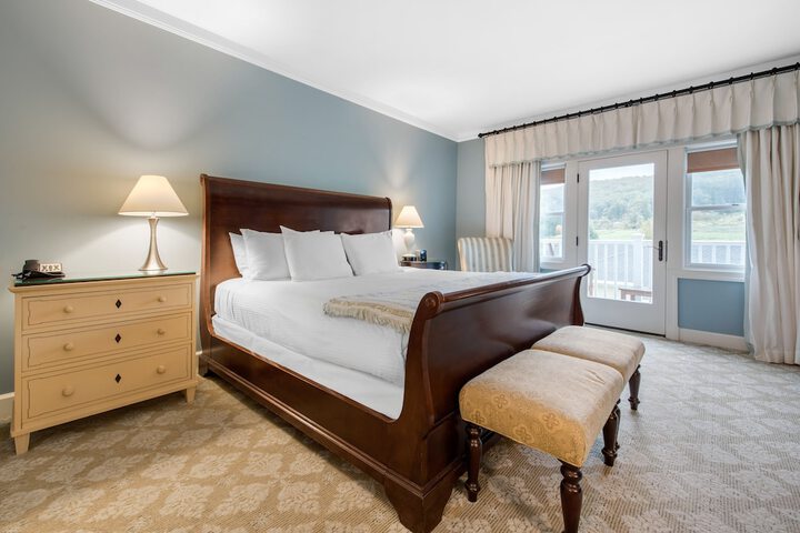 Deluxe Room 1 King Bed (15 of 53)
