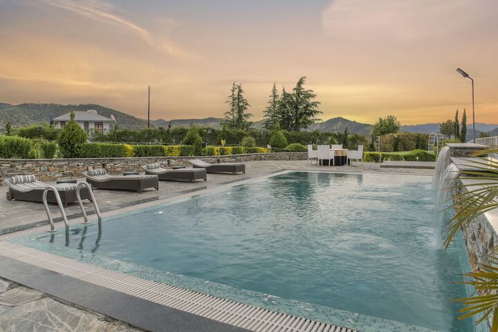 Pool 46 of 103