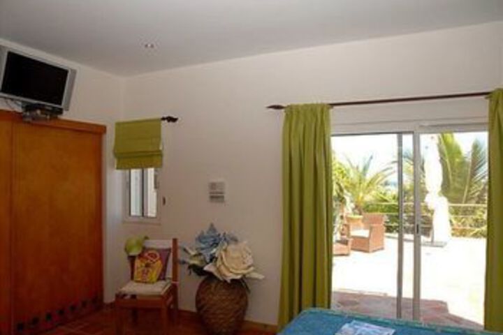 Room 4 of 34