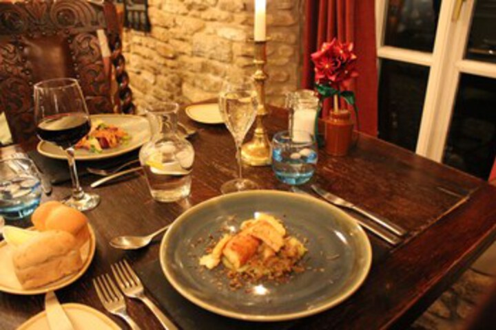 Dining 5 of 19