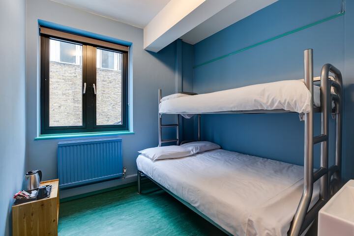 Room 9 of 46