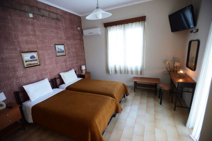 Room 8 of 25