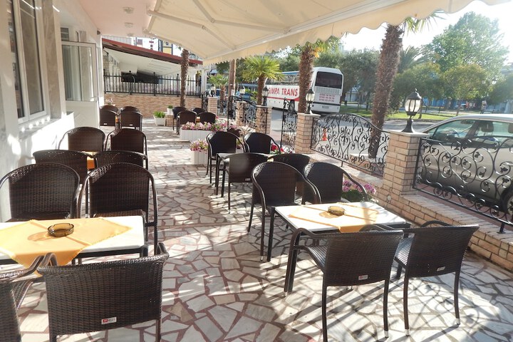 Hotel Exterior 59 of 65
