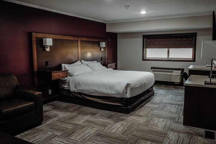 Room 6 of 23