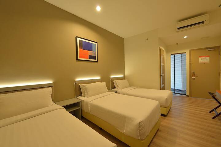 Room 14 of 78