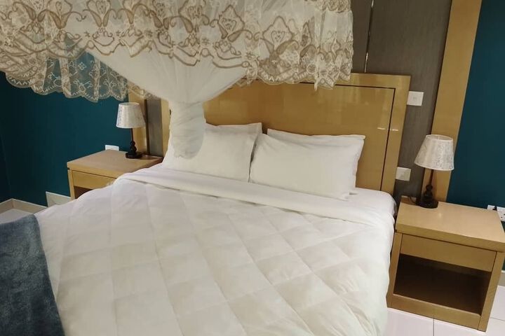 Room 8 of 35