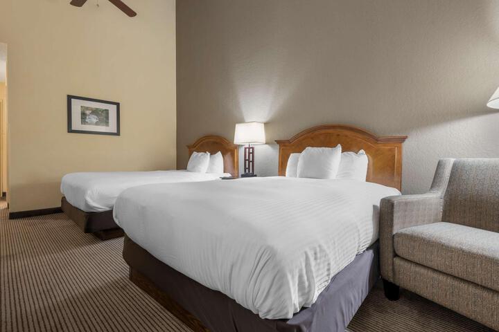 Double Accessible Queen Size Bed (3 of 11)