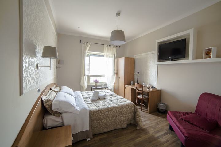 Room 6 of 24