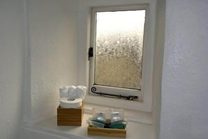 Room 11 of 22
