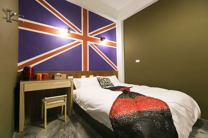 Room 18 of 43