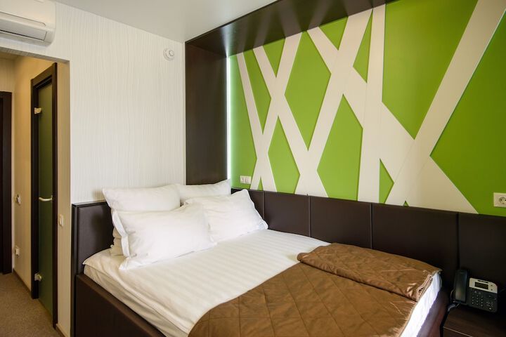 Room 15 of 37