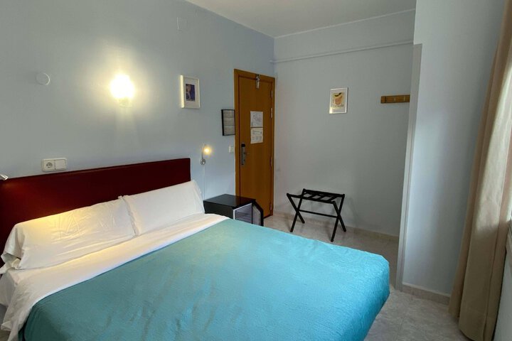 Room 8 of 63