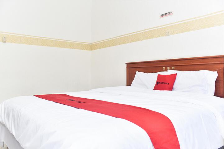 Room 2 of 19