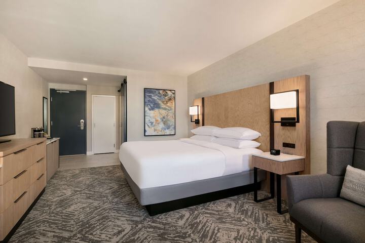 1 King Bed (18 of 23)