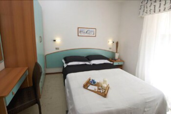 Room 13 of 23