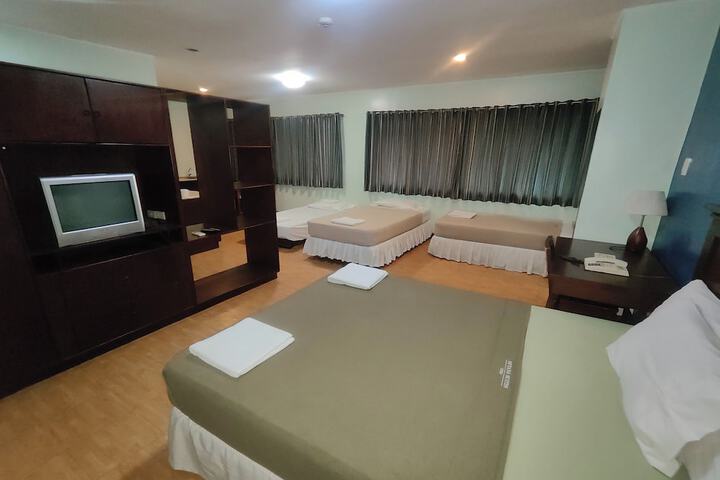 Room 11 of 31