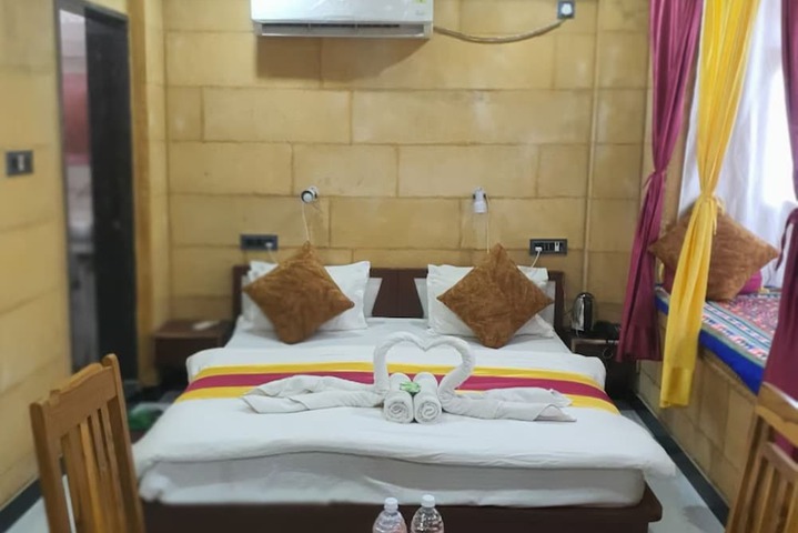 Room 15 of 24