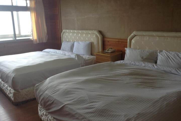 Room 22 of 37
