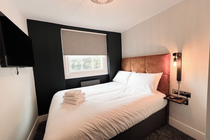 Room 10 of 19