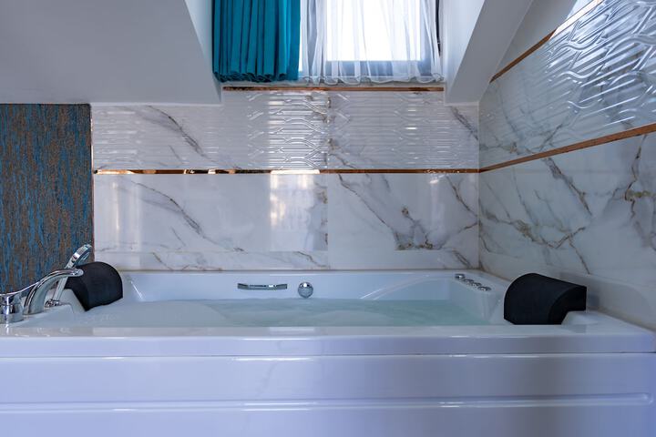 Hot Tub 49 of 58