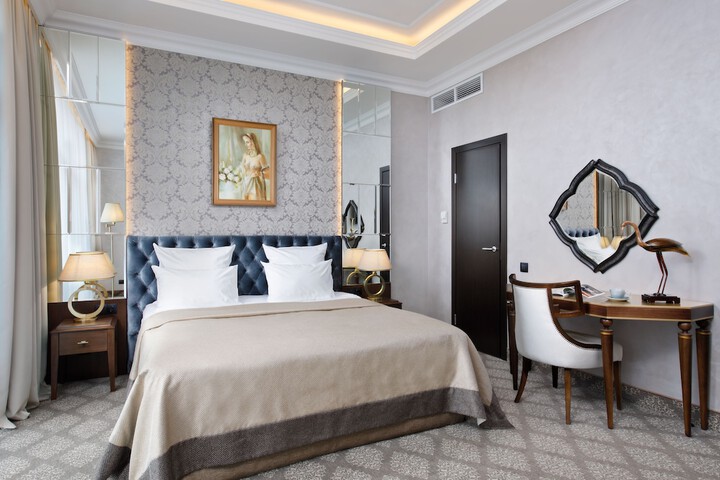 Room 10 of 52