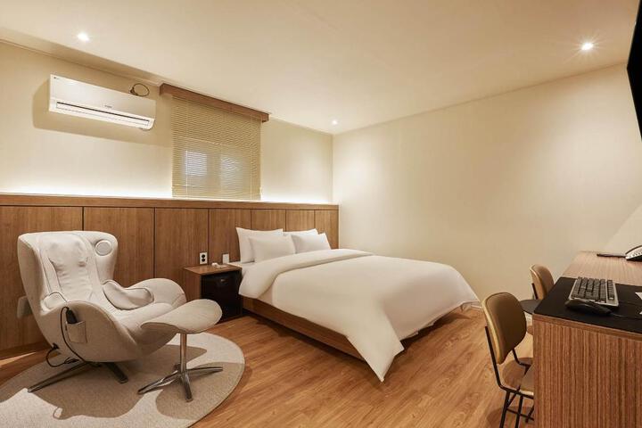 VANE HOTEL