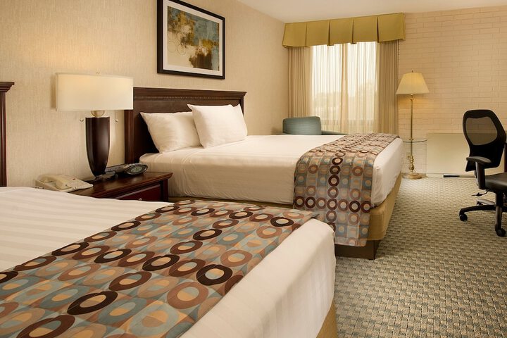Room 3 of 28