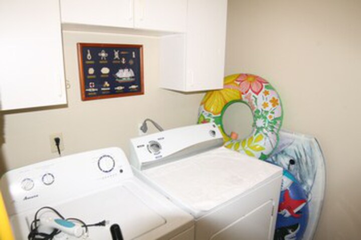 Laundry 11 of 32