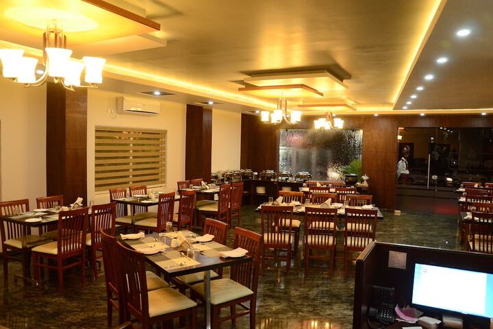 Dining 9 of 11