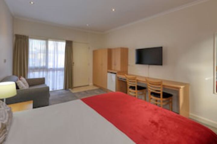 Room 25 of 138