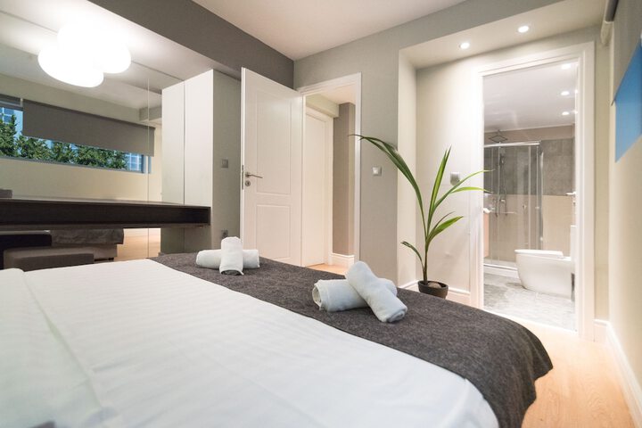 Room 20 of 102