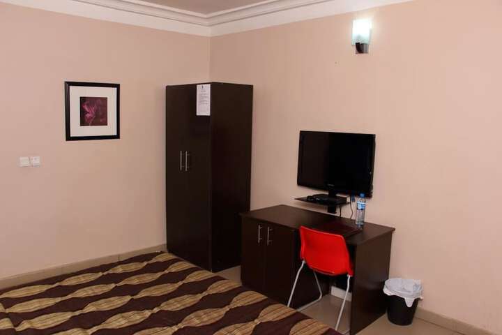 Room 16 of 24