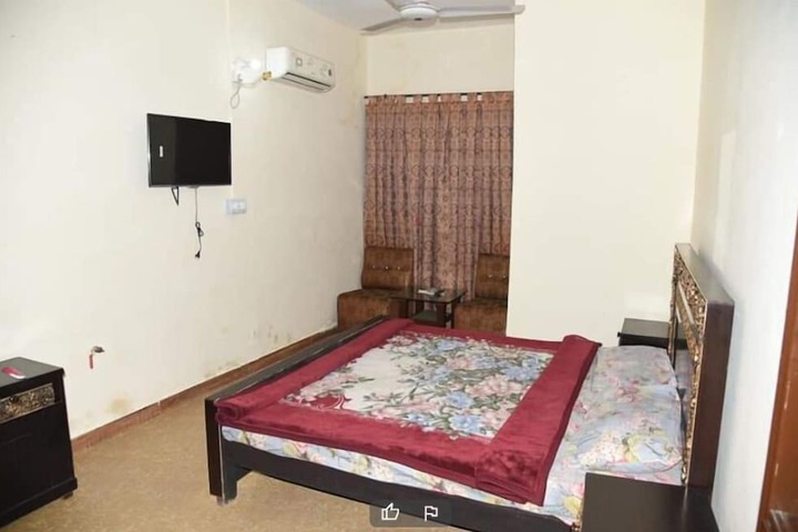 Room 5 of 7