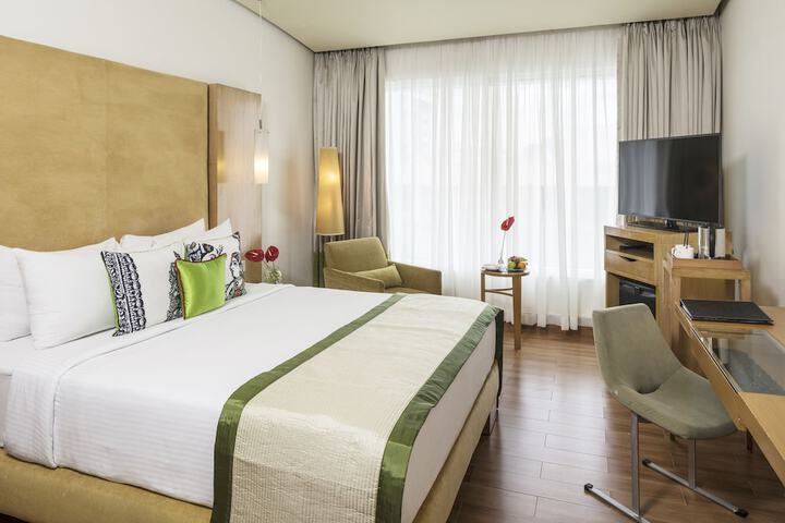 Room 10 of 84