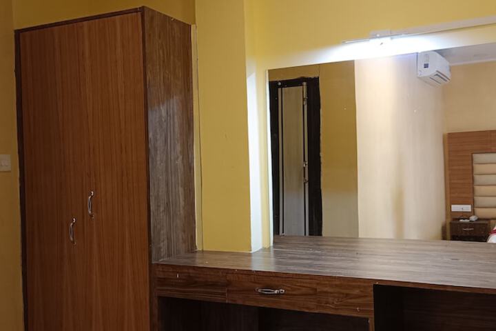 Room 16 of 46