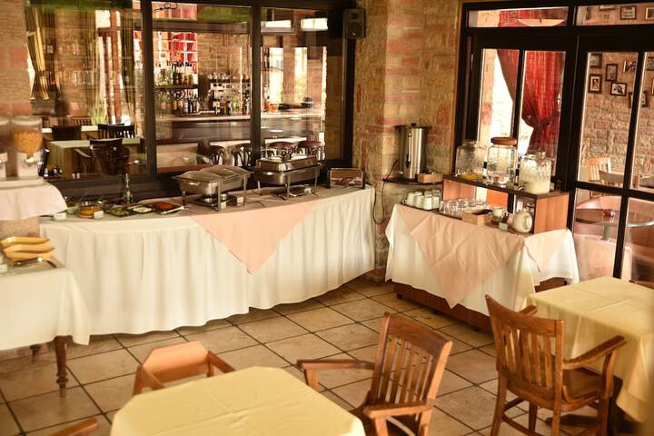 Breakfast/Coffee Service 85 of 117