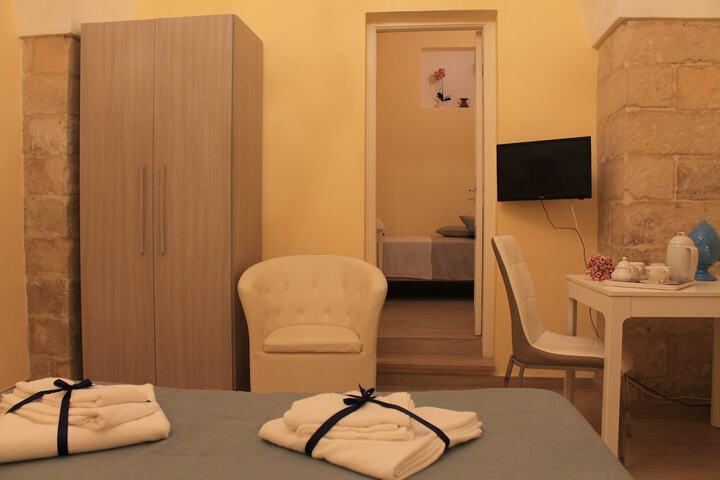 Room 5 of 50