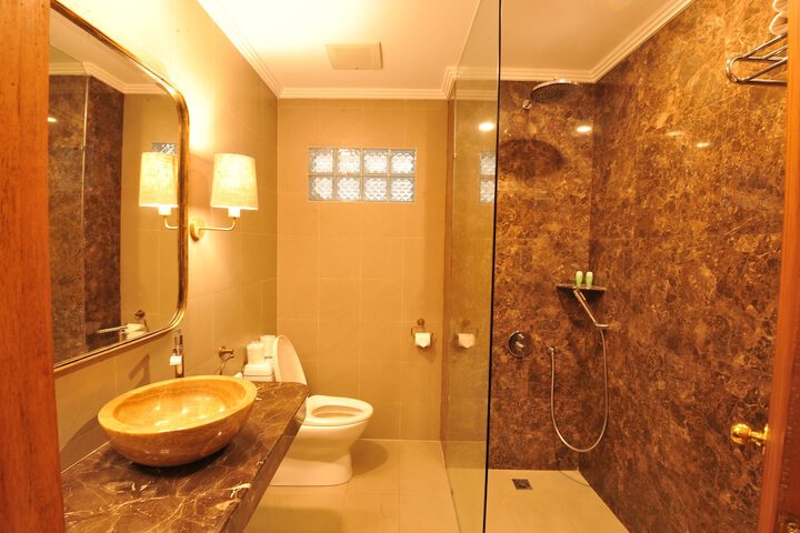Room 14 of 30