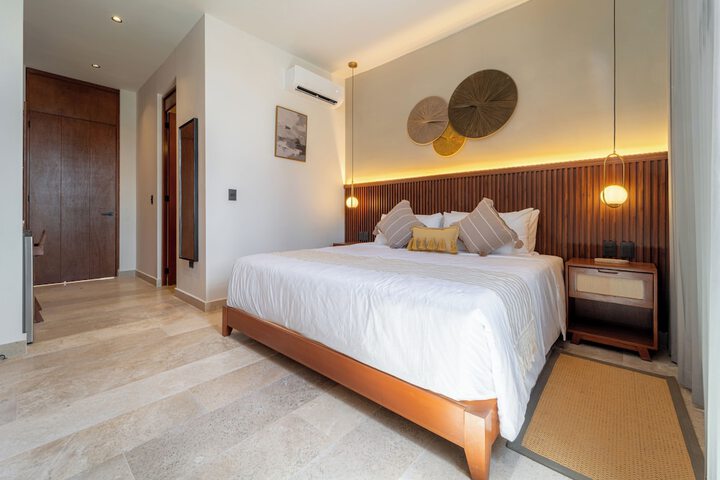 Room 3 of 62