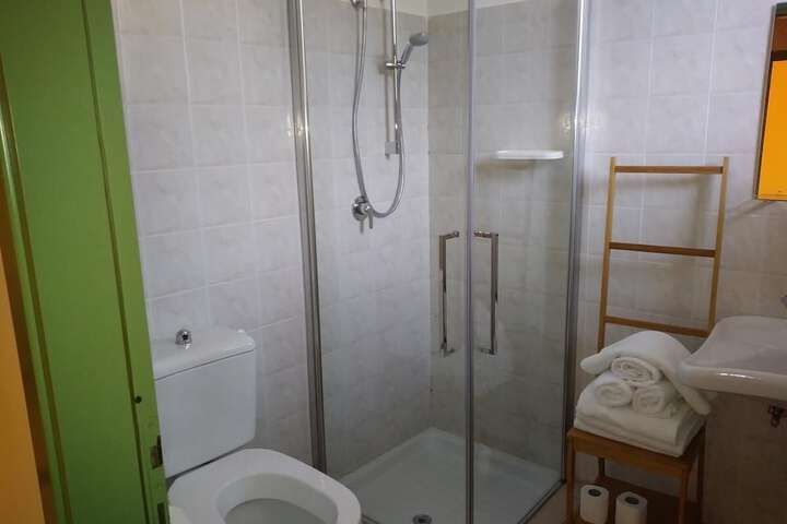 Room 8 of 27