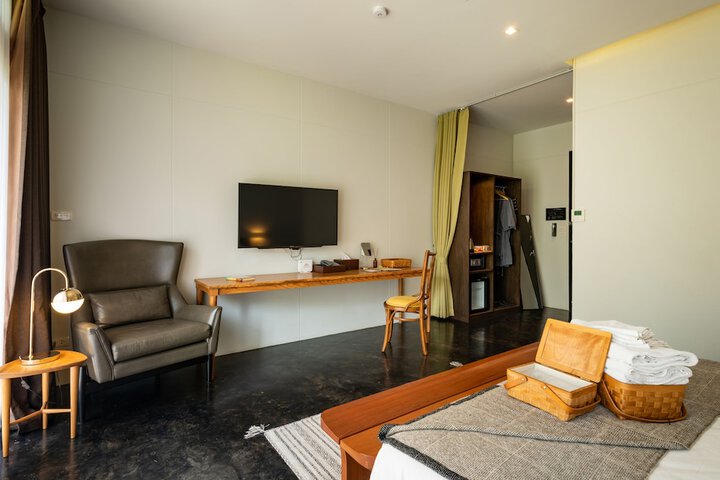 Room 17 of 36