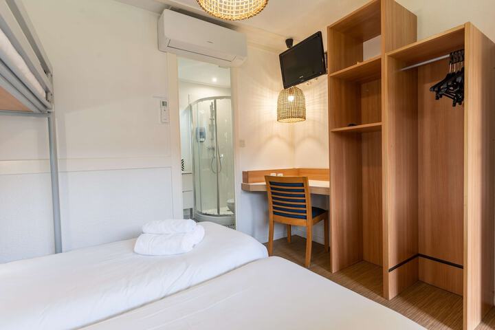 Room 48 of 128